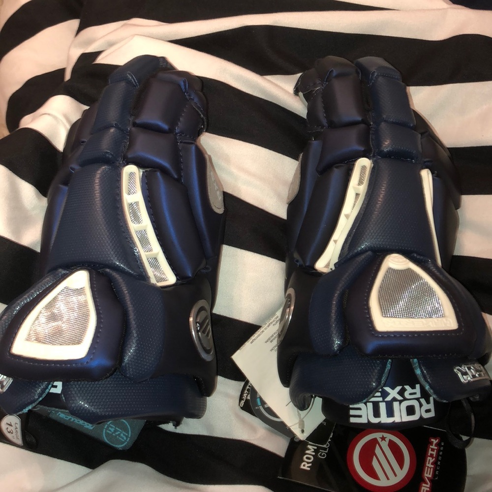 Lacrosse gloves